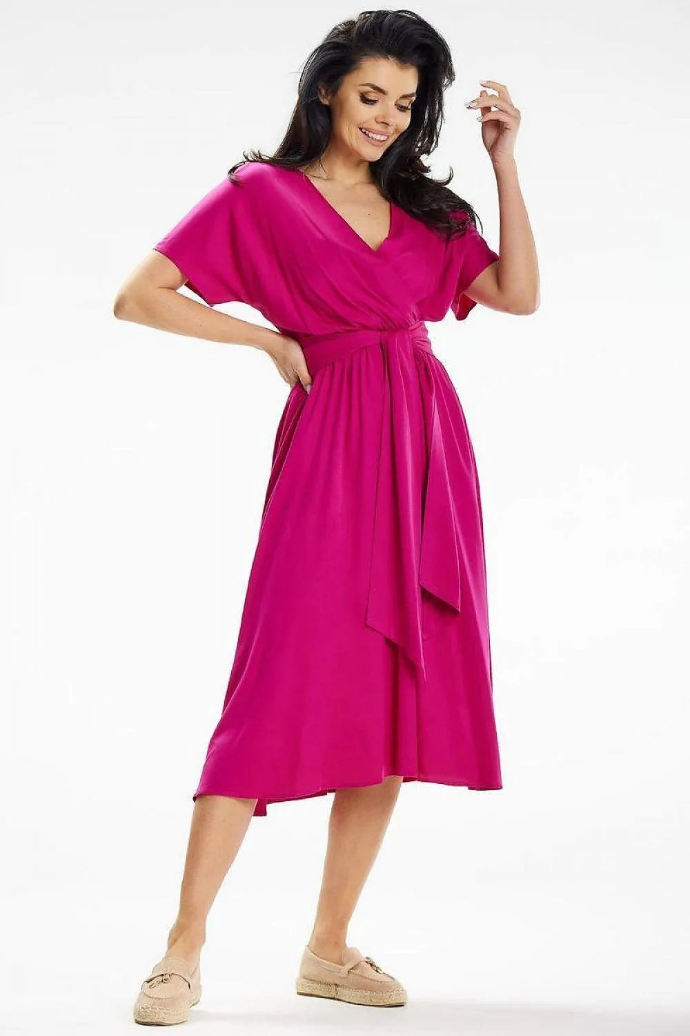 Elegant Midi Dress with Flared Silhouette and Kimono Sleeves