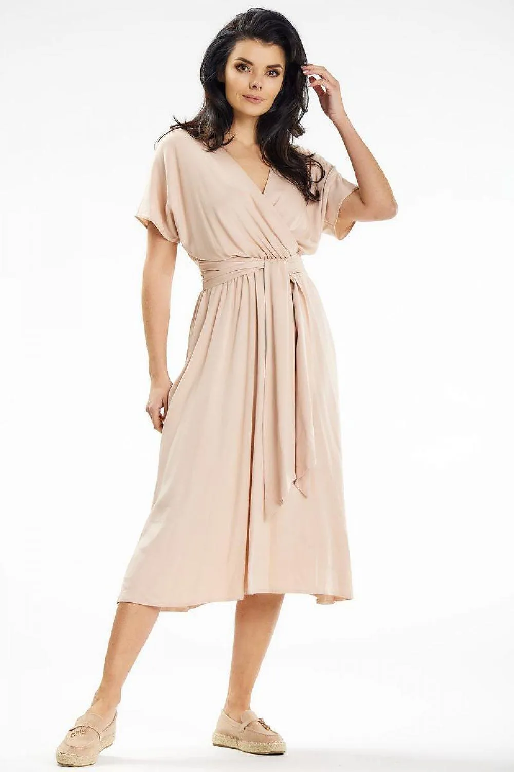 Elegant Midi Dress with Flared Silhouette and Kimono Sleeves