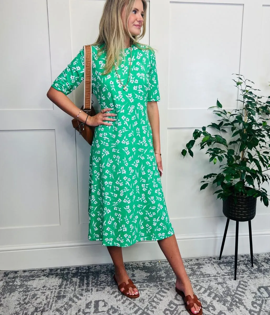 Green & White Printed Stretch Fit & Flare Midi Dress