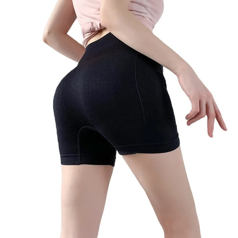 Hip Enhancing Seamless Underwear with High Waist Feature