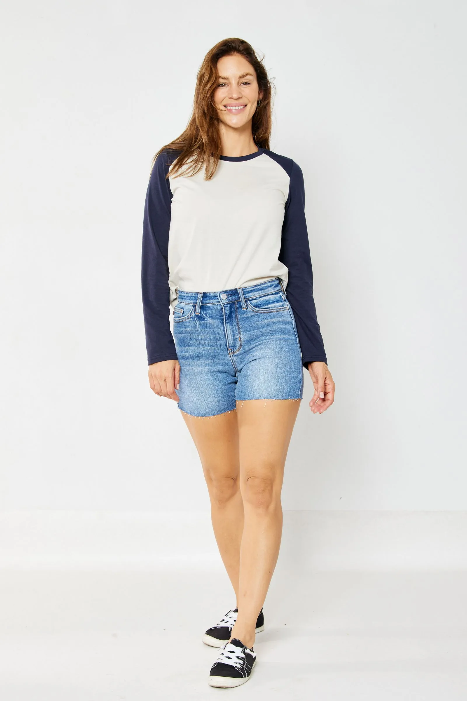 Judy Blue || Paige High Waist Denim Shorts in Medium Wash