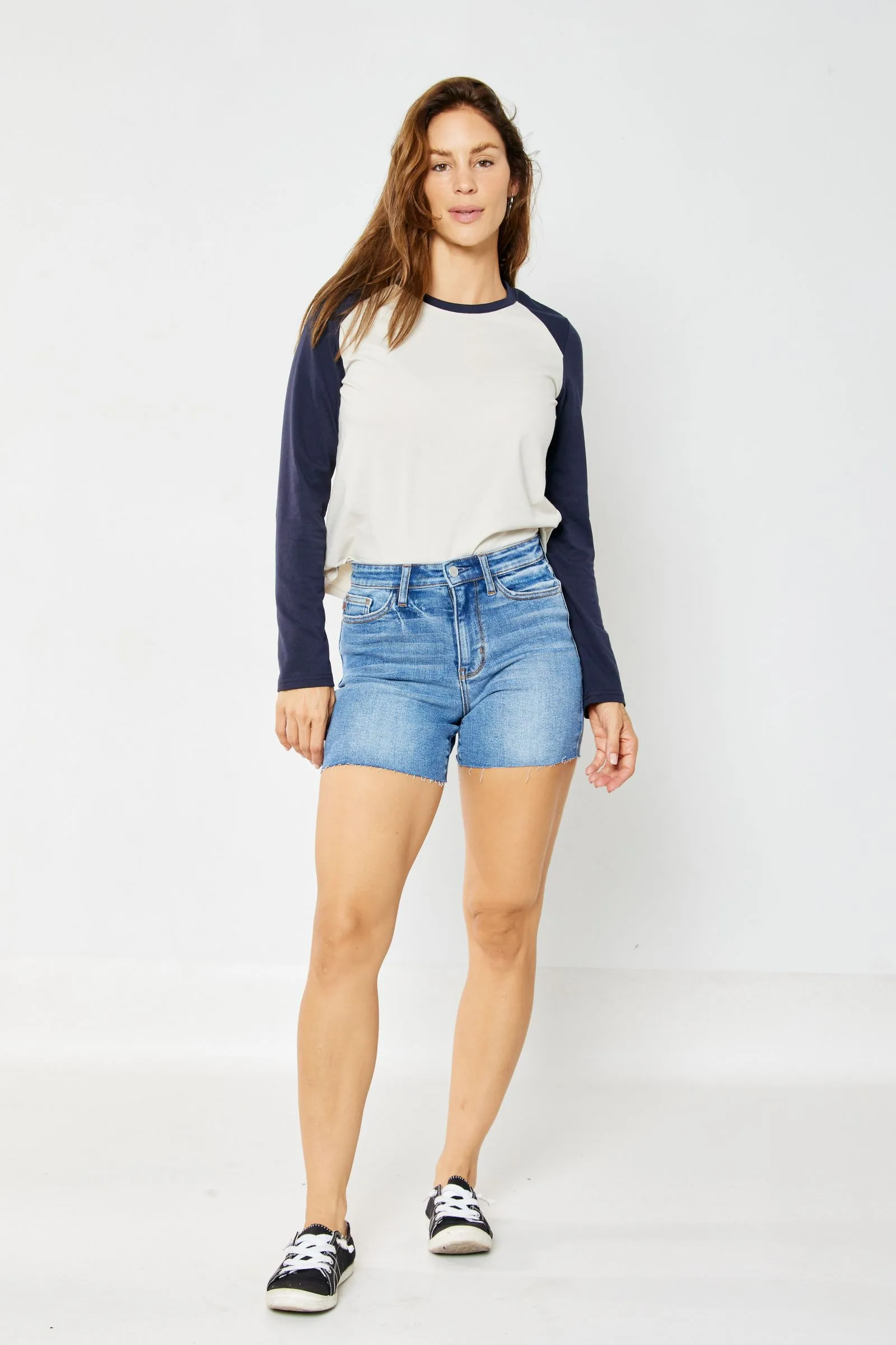 Judy Blue || Paige High Waist Denim Shorts in Medium Wash